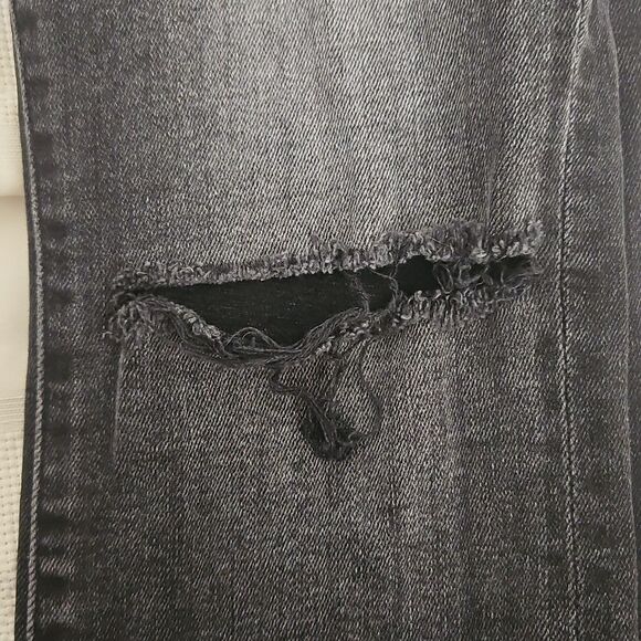 Women's Black Mid-Rise Distressed Skinny Jeans - Picture 13 of 16